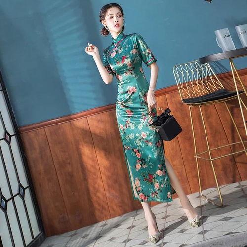 旗袍小花吃瓜,揭秘娱乐圈幕后故事