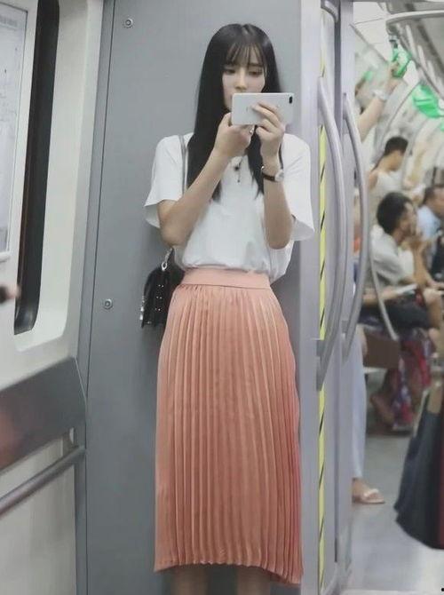 百褶裙吃瓜,探寻吃瓜背后的故事