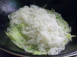 炒米粉吃瓜,夏日消暑美食新体验