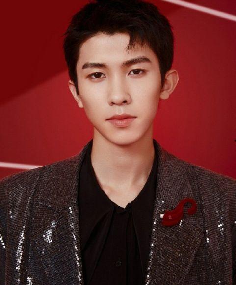 林墨在朝堂吃瓜,林墨吃瓜记